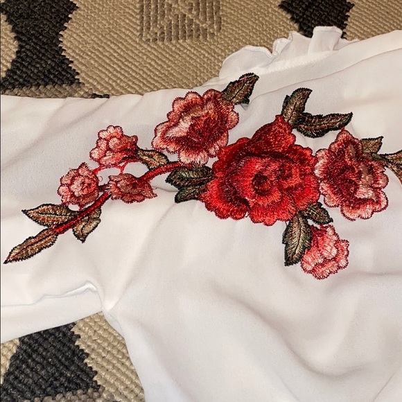 Open shoulder blouse - Picture 3 of 6